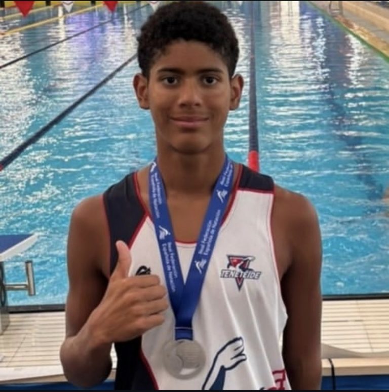 LUIS ENRIQUE BECERRA, MEJOR MARCA REGIONAL en 50 MARIPOSA