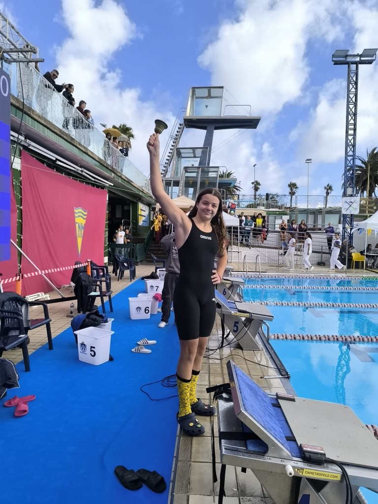 LEYLA DIAZ, MEJOR MARCA REGIONAL en 50 BRAZA