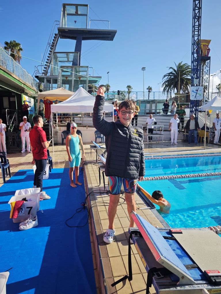 LUCAS GARCÍA, MEJOR MARCA REGIONAL en 200 BRAZA